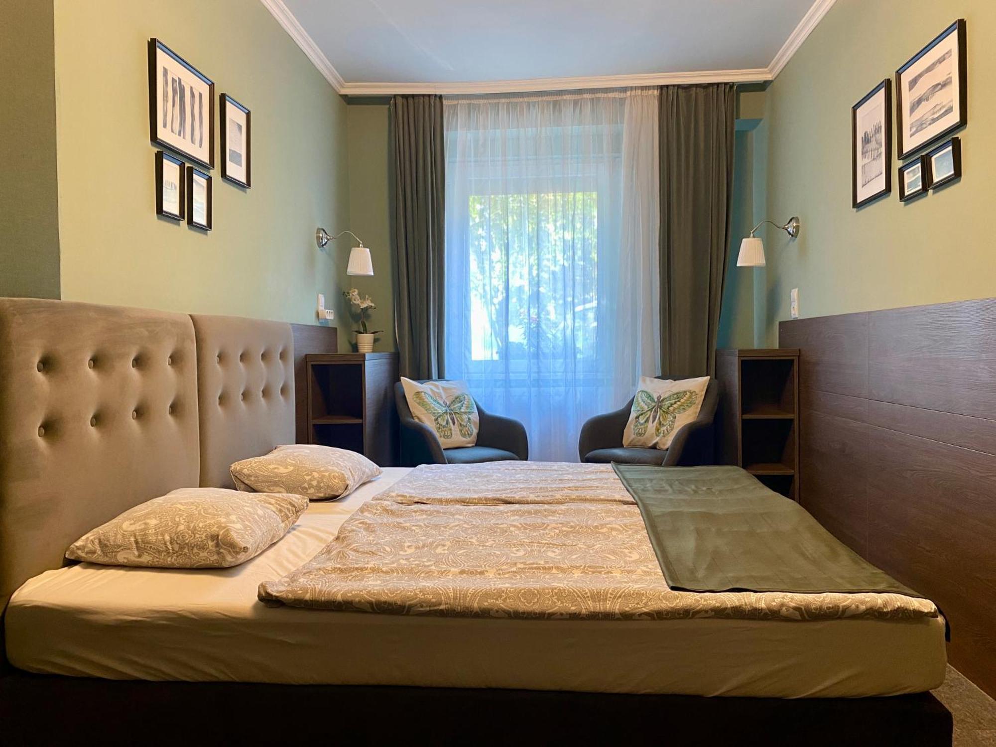 Bellevue Vendeghaz 2 Hotel วาค ภายนอก รูปภาพ